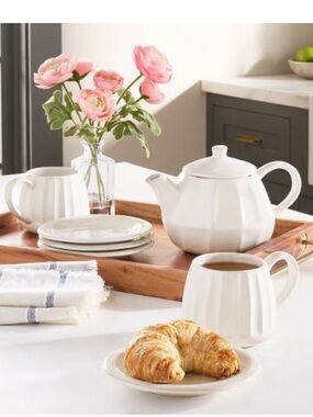 NWT 44 fl oz Stoneware Teapot Sour Cream - Hearth & Hand with Magnolia
